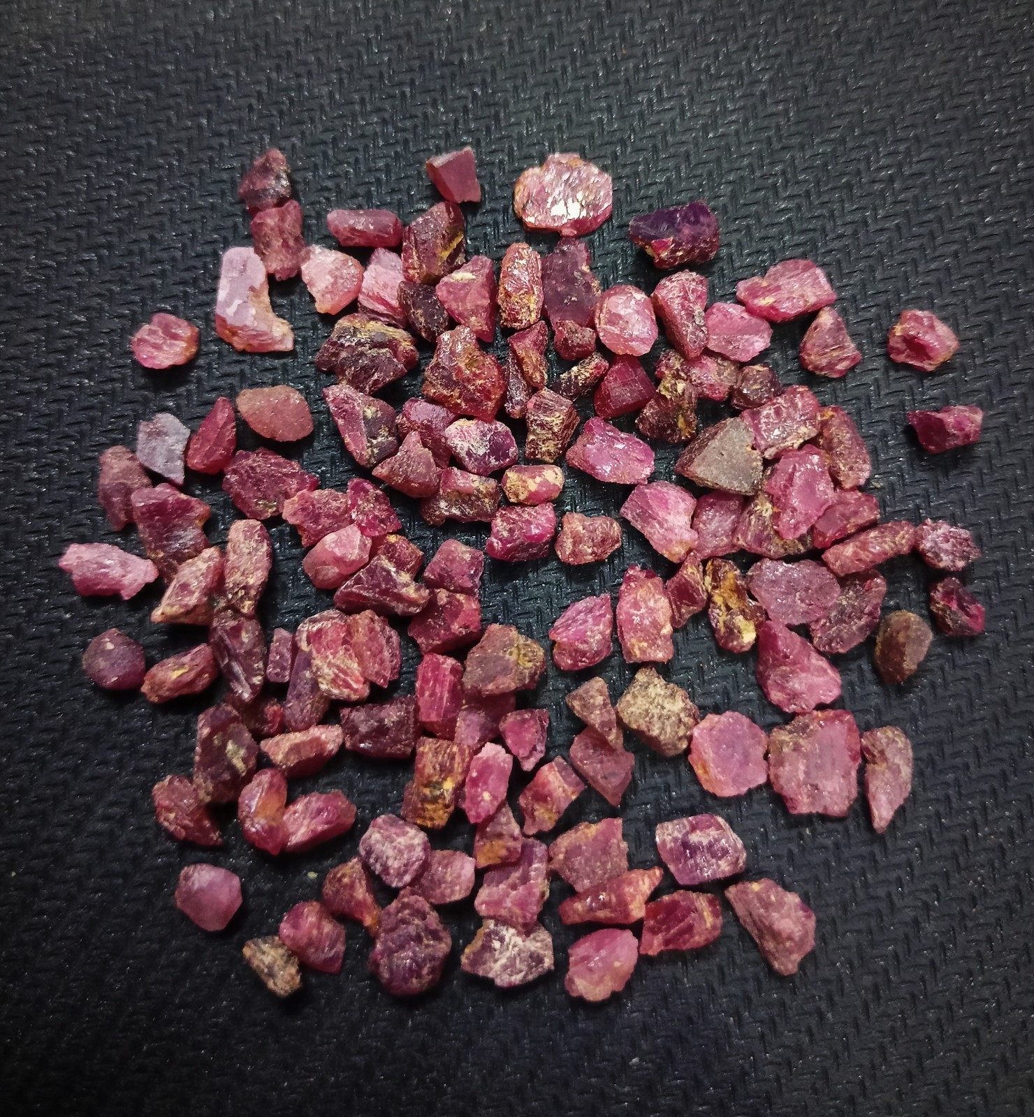 GENUINE EARTH MINED BEAUTIFUL NATURAL RED RUBY ROUGH GEMSTONE & GIFT
