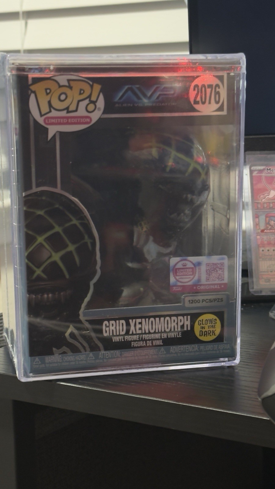 Funko Pop AVP Grid Xenomorph GLOW LE #2076 W/Protector 1200pc IN HAND