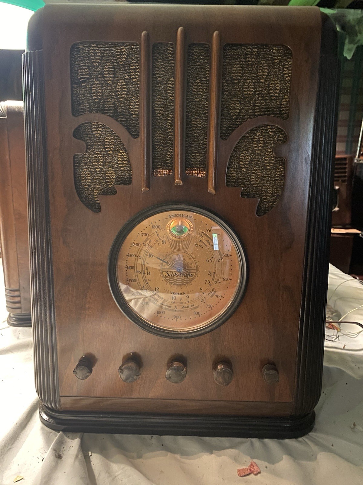 ANTIQUE SILVERTONE MODEL 4465 \