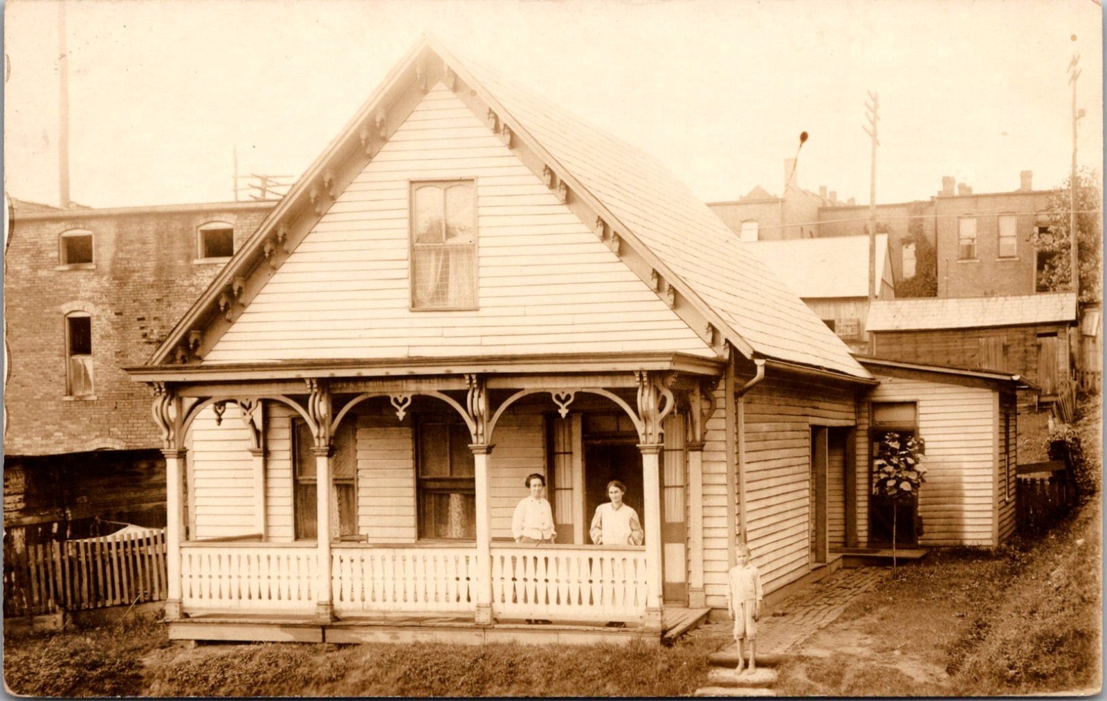 Historic House Two Women & A Child On The Porch RPPC Real Photo Postcard 4P23-3