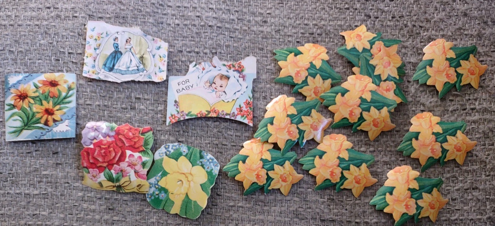 VTG Lot Of 15 Gummed Seals Spring Flowers Etc NOS 1950s-1960s Ephemera