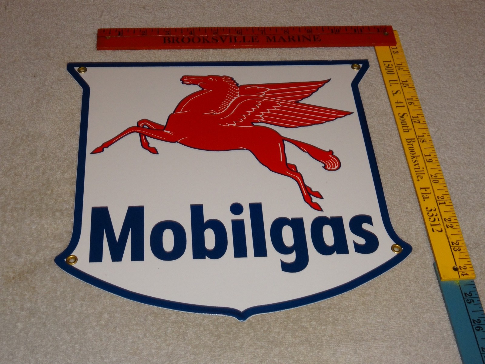 VINTAGE MOBIL MOBILGAS PEGASUS HORSE 11 3/4\