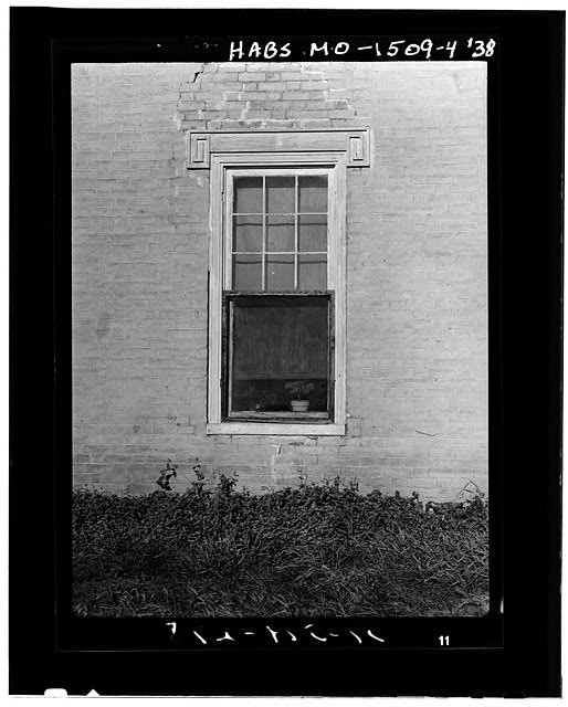 Photo:Lexington MO Russell House 1938 Window Detail HABS Historic House