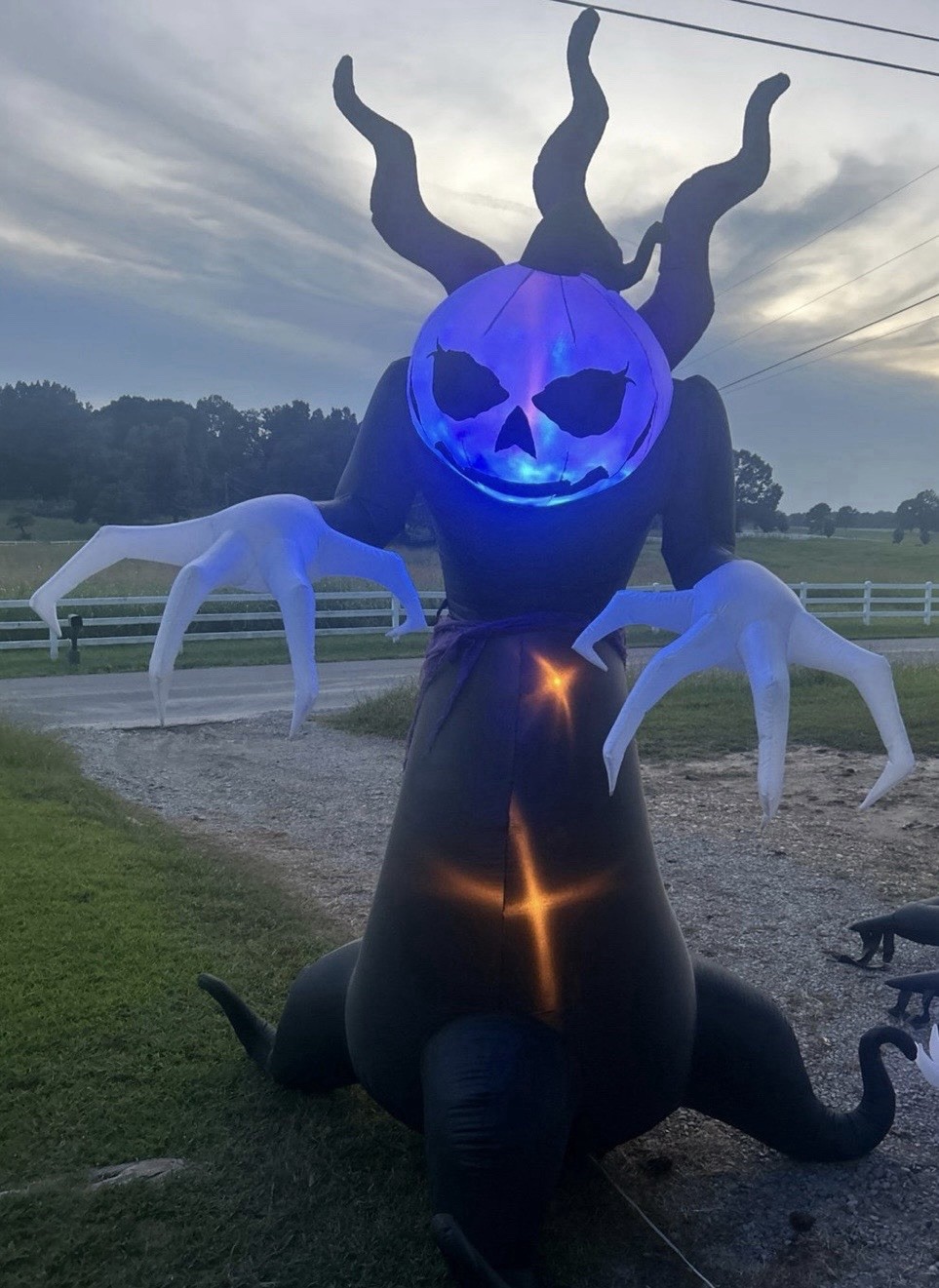 9.5 ft Gemmy Haunted Living  Pumpkin Creeper Projection Airblown Inflatable HUGE