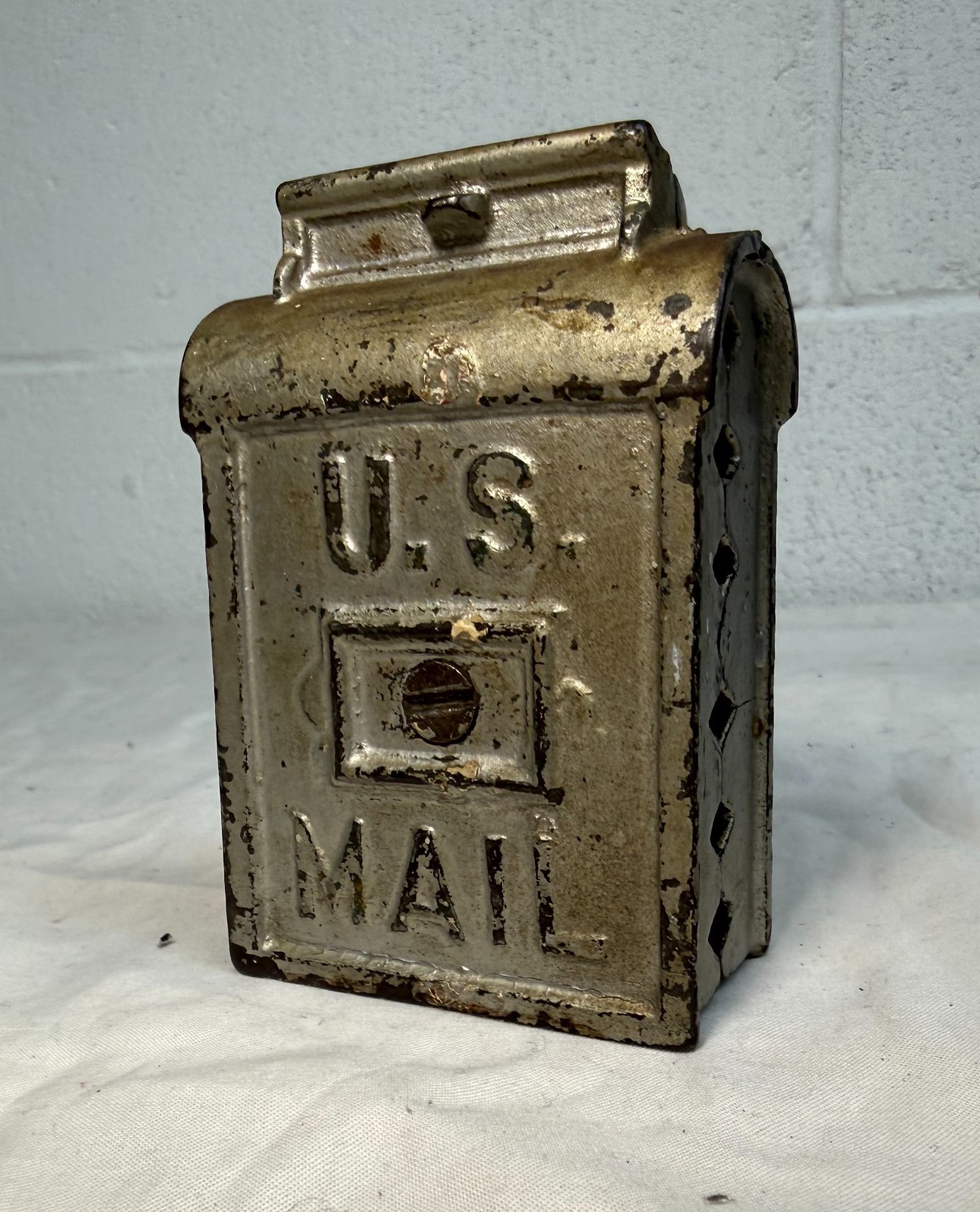 Rare antique 1920's A.C. Williams cast iron US Mail still coin dime figural bank