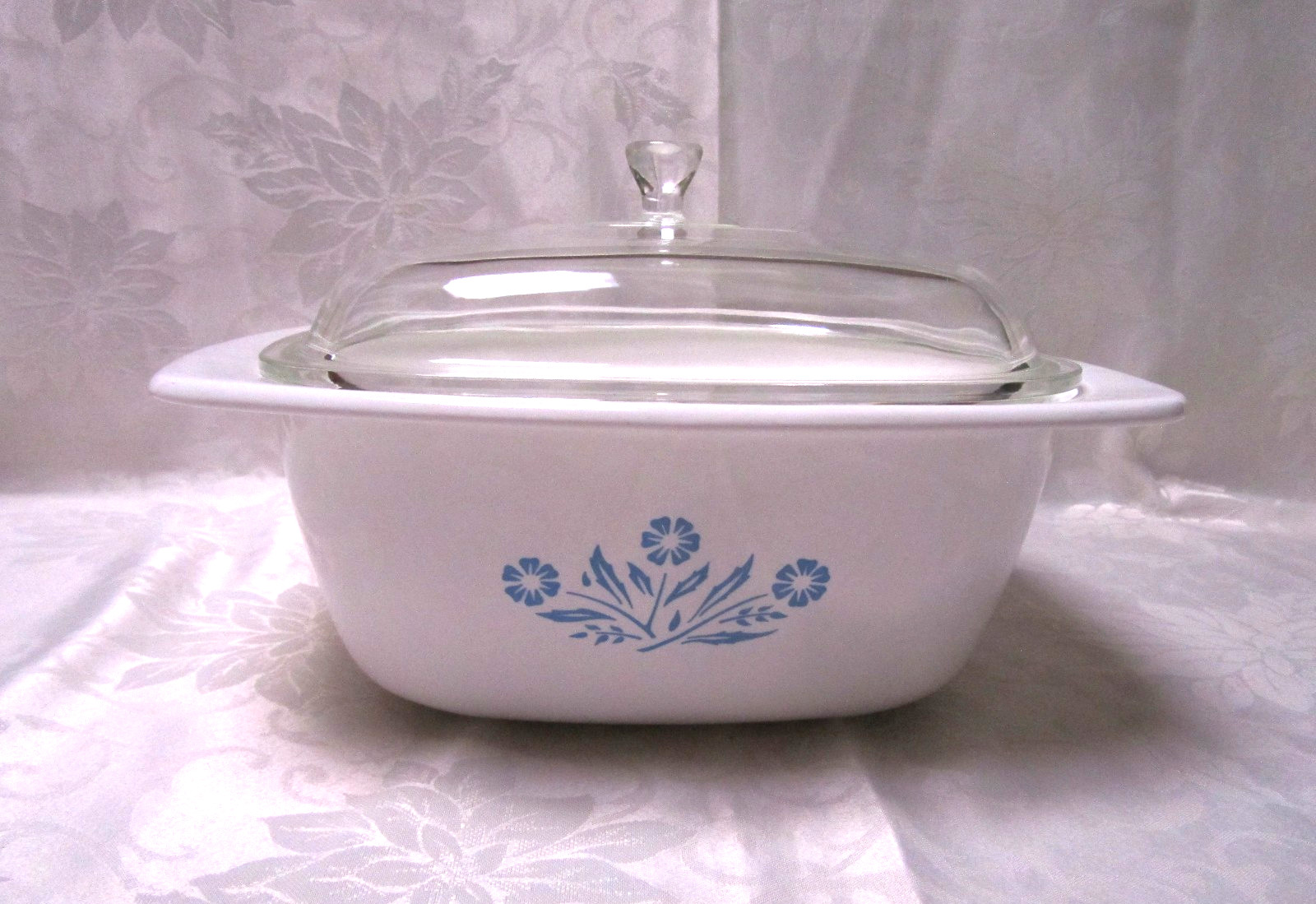 RARE VINTAGE 1961-66 CORNINGWARE BLUE FLOWER B-25  2.5 QUART BUFFET SERVER USED