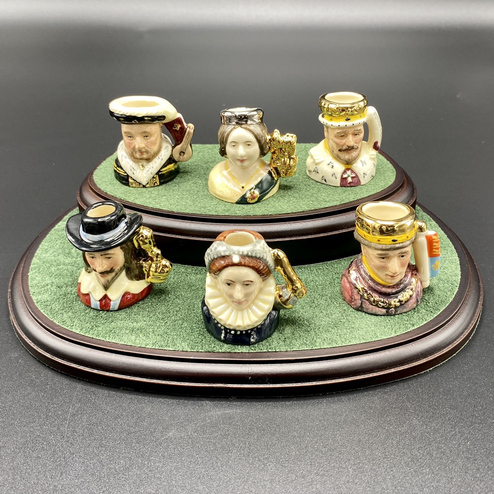 Royal Doulton Complete Set Of Kings & Queens Of The Realm Tiny Tobies No 849 COA