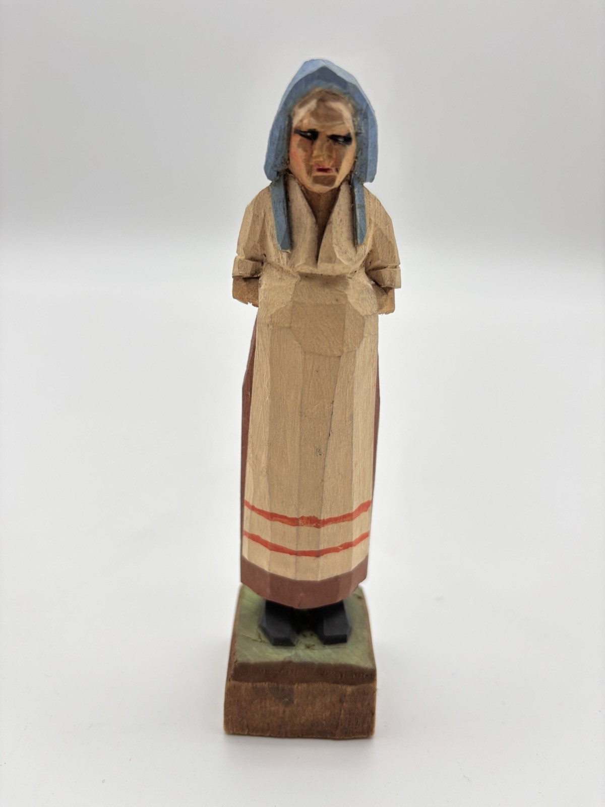 Vintage Carved Wooden Folk Art Of Elderly Woman Figurine