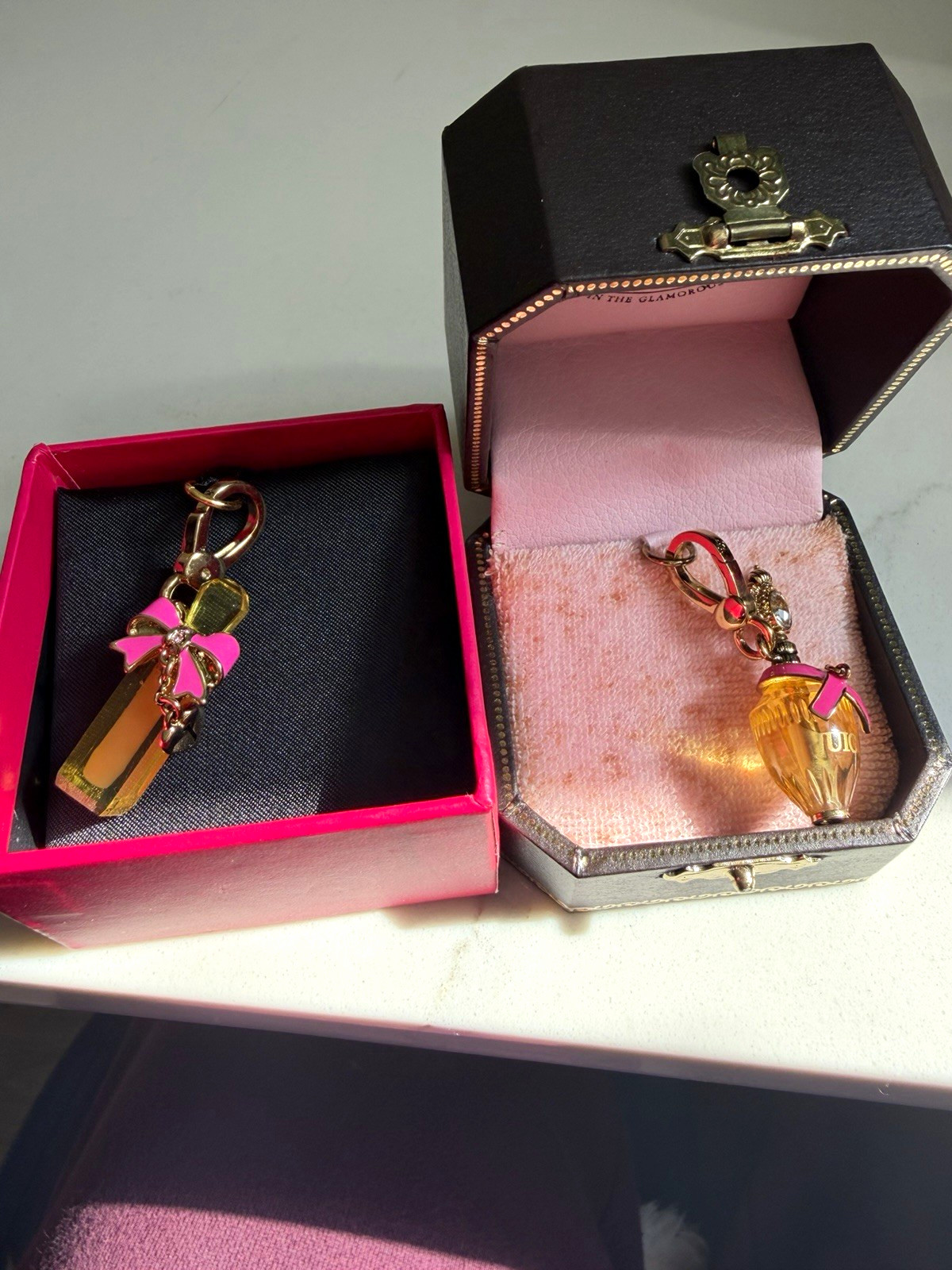 Juicy Couture Perfume Bottle Charm Keychain w/ Pink Bow In Box JYRU3309