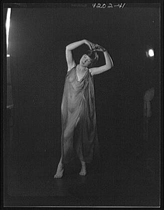 Eugenie,Miss,dancers,women,performers,nitrates,costumes,A Genthe,1923 7