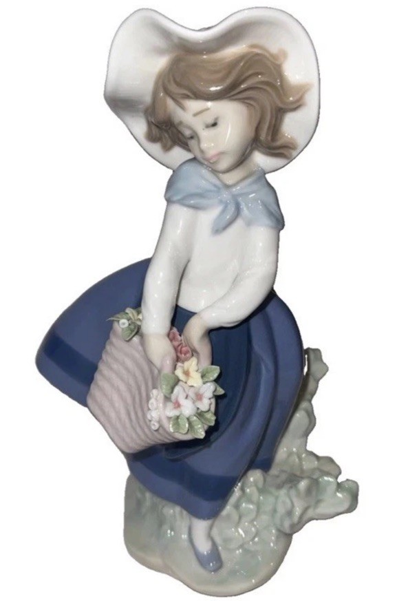 Fun Lladro  Pretty Pickings Girl With Basket of Flowers 7