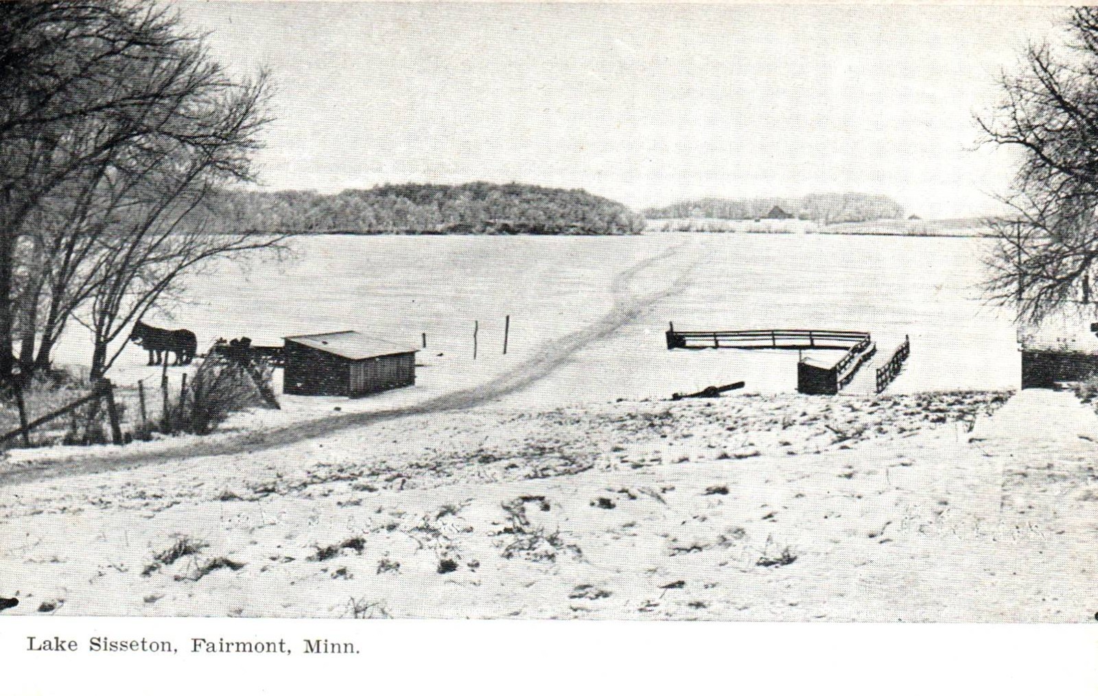 HARVESTING ICE On LAKE SISSETON In FAIRMONT, MN On Vintage Unused Postcard