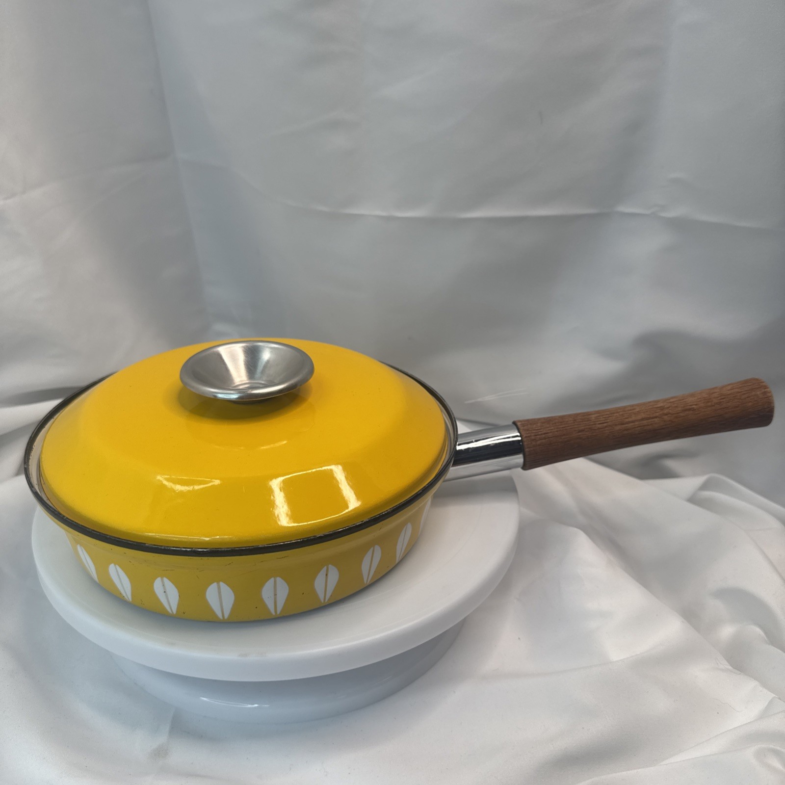 VTG. 1960\'s Catherine Holm Norway Yellow Lotus Enamelware 8 1/2\