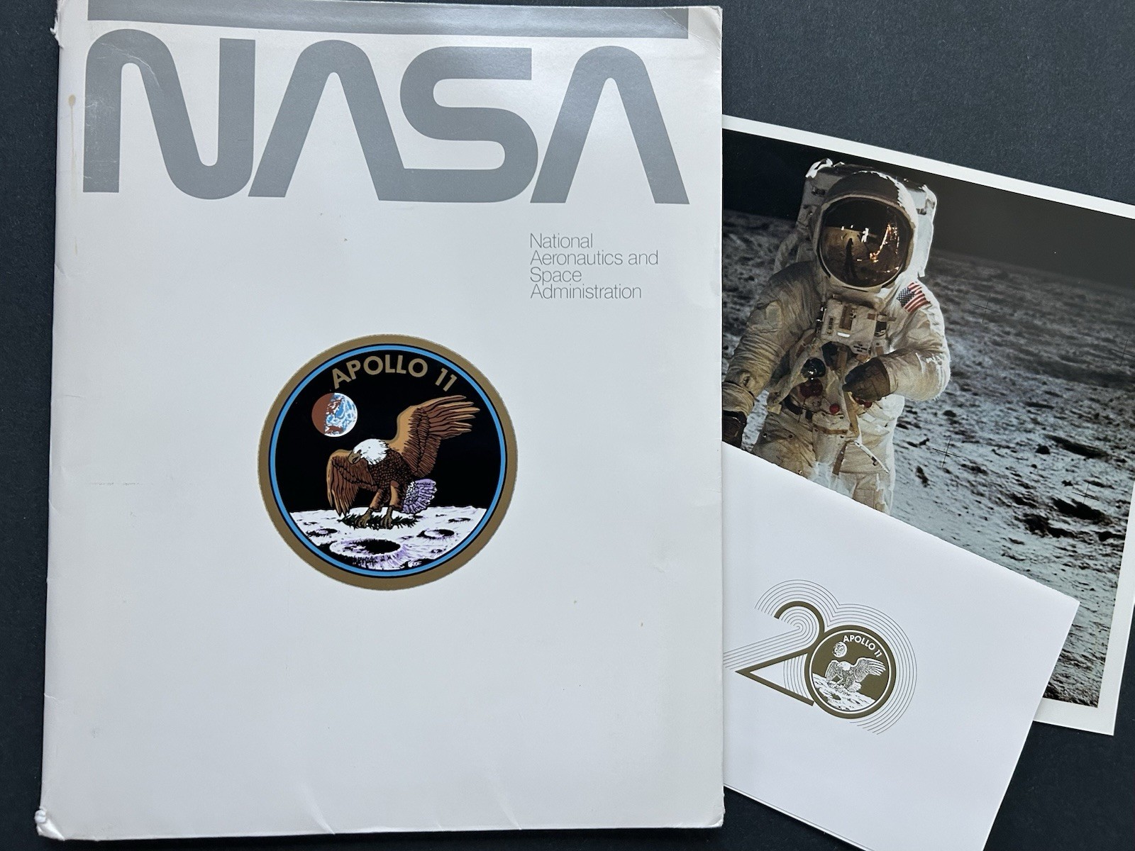 1989 NASA Apollo 11 “20th Anniversary” Public Affairs Media Press Kit Folder Lot