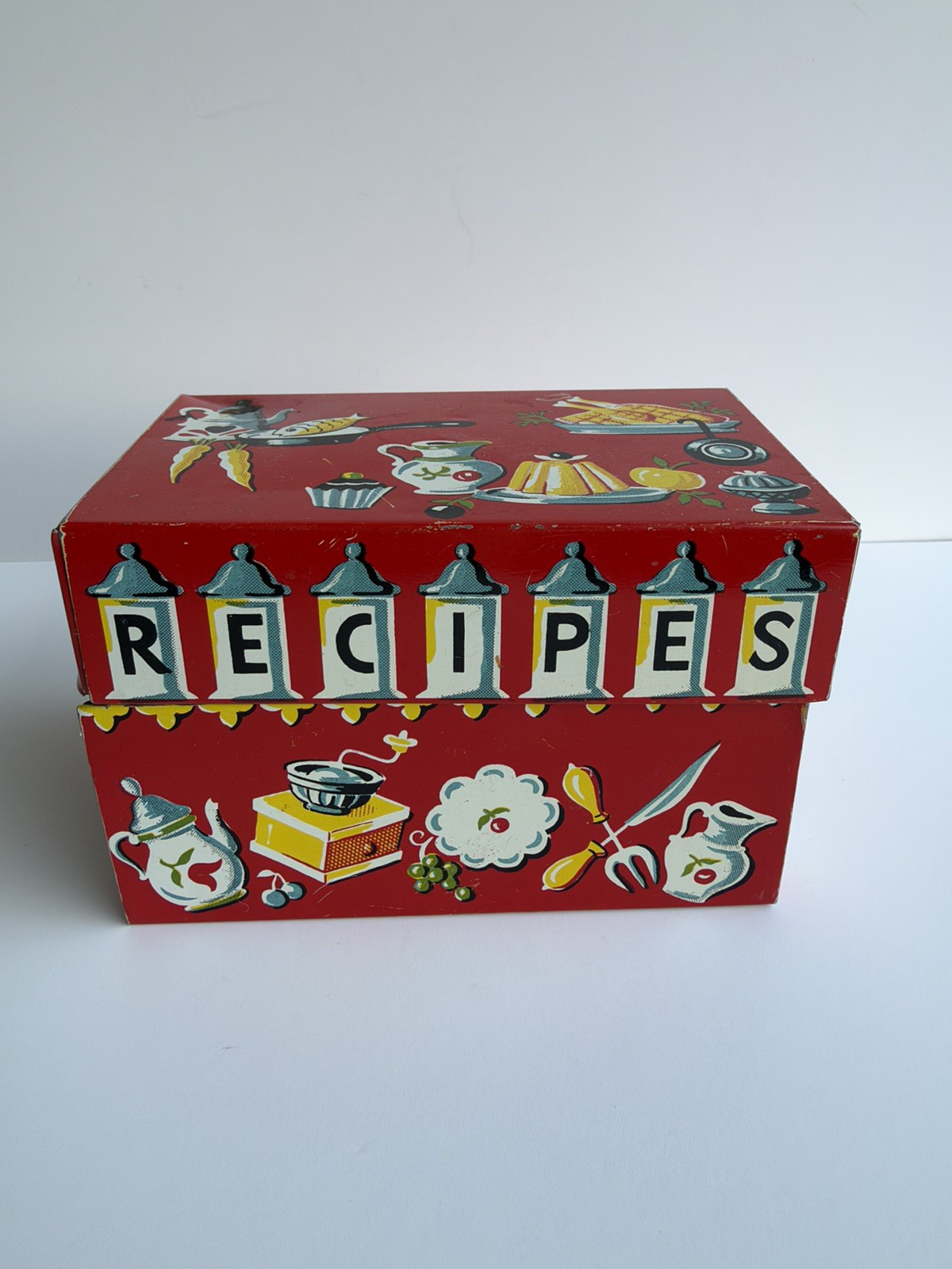 Vintage Kitsch Red Stylecraft Tin/Metal Recipe Card Box with full box empty card