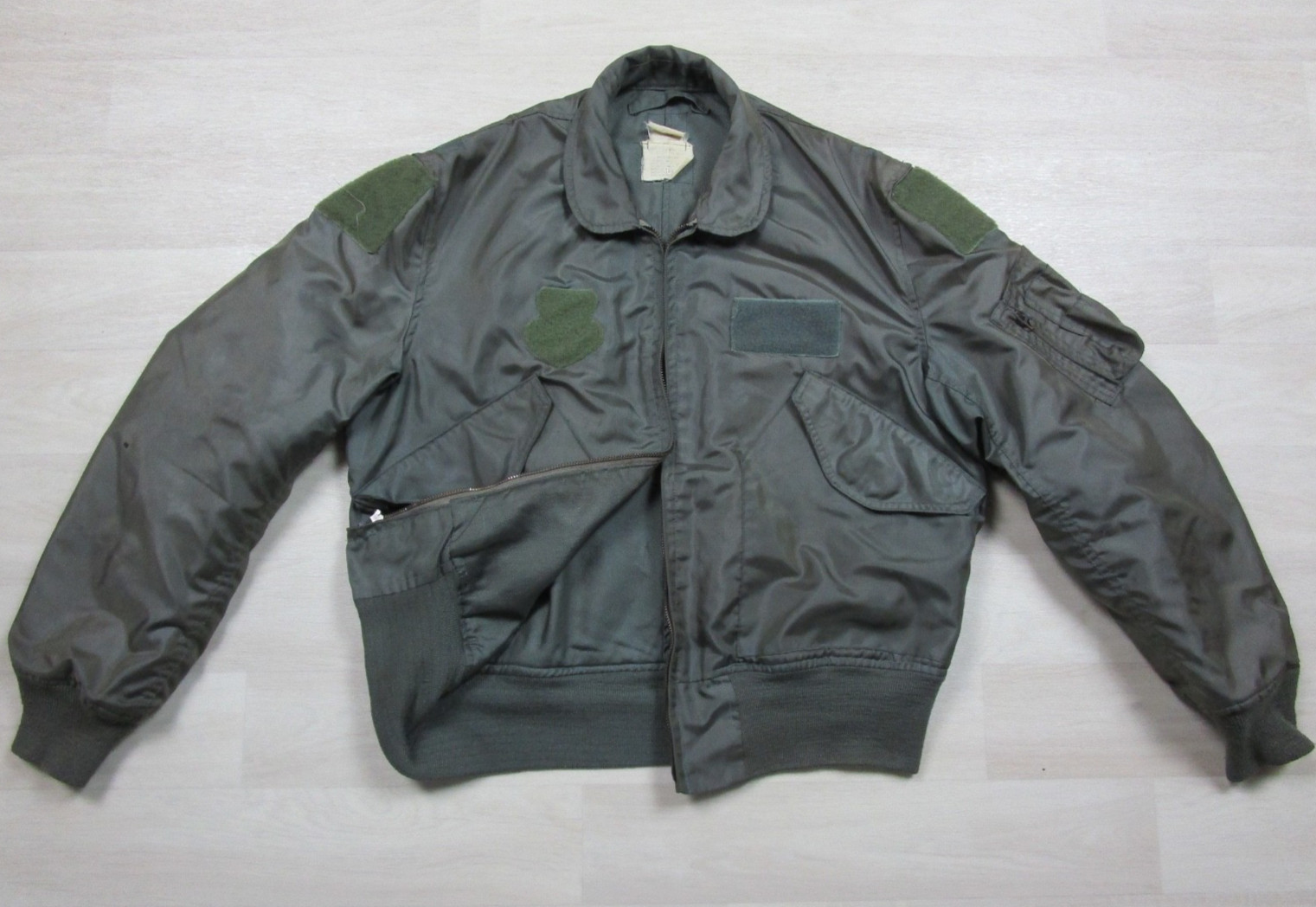Vintage 70s US Military CWU-45/P Flight Jacket (L) Nomex Bi-Swing Action Back