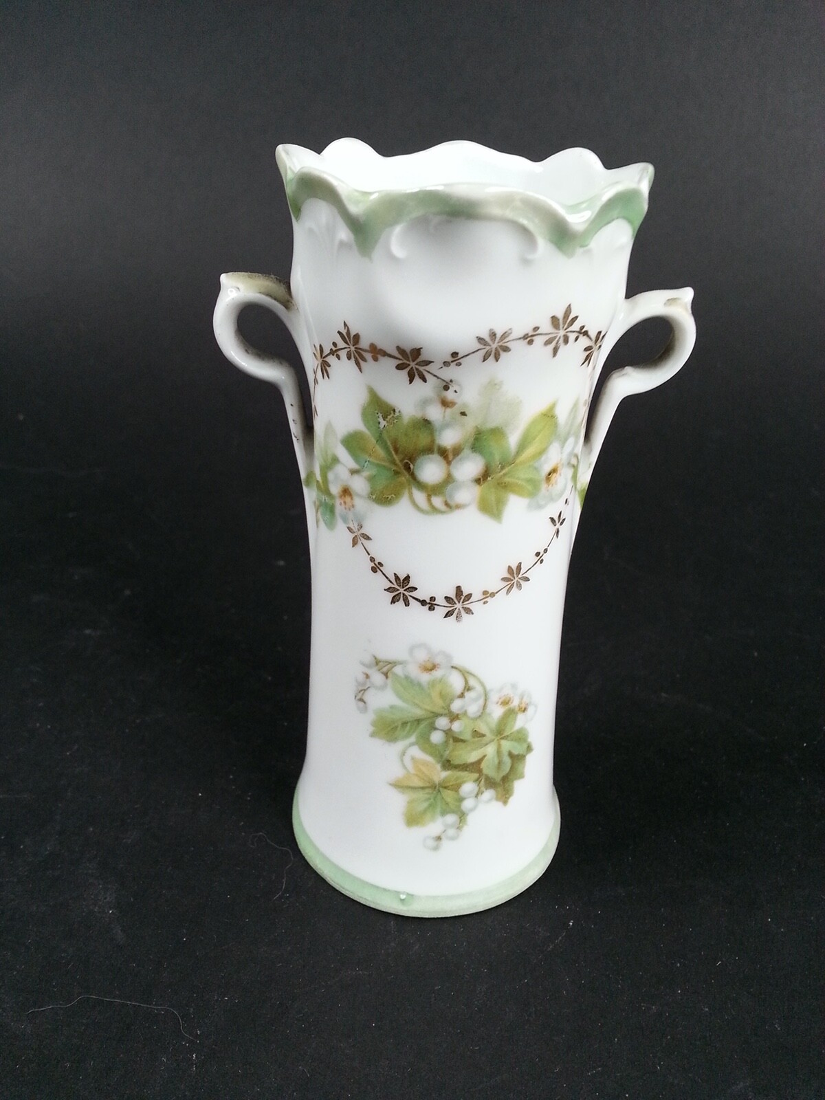 Vintage  Porcelain RS Prussia Germany Vase White Flower Green Ivy Flowers Leaves