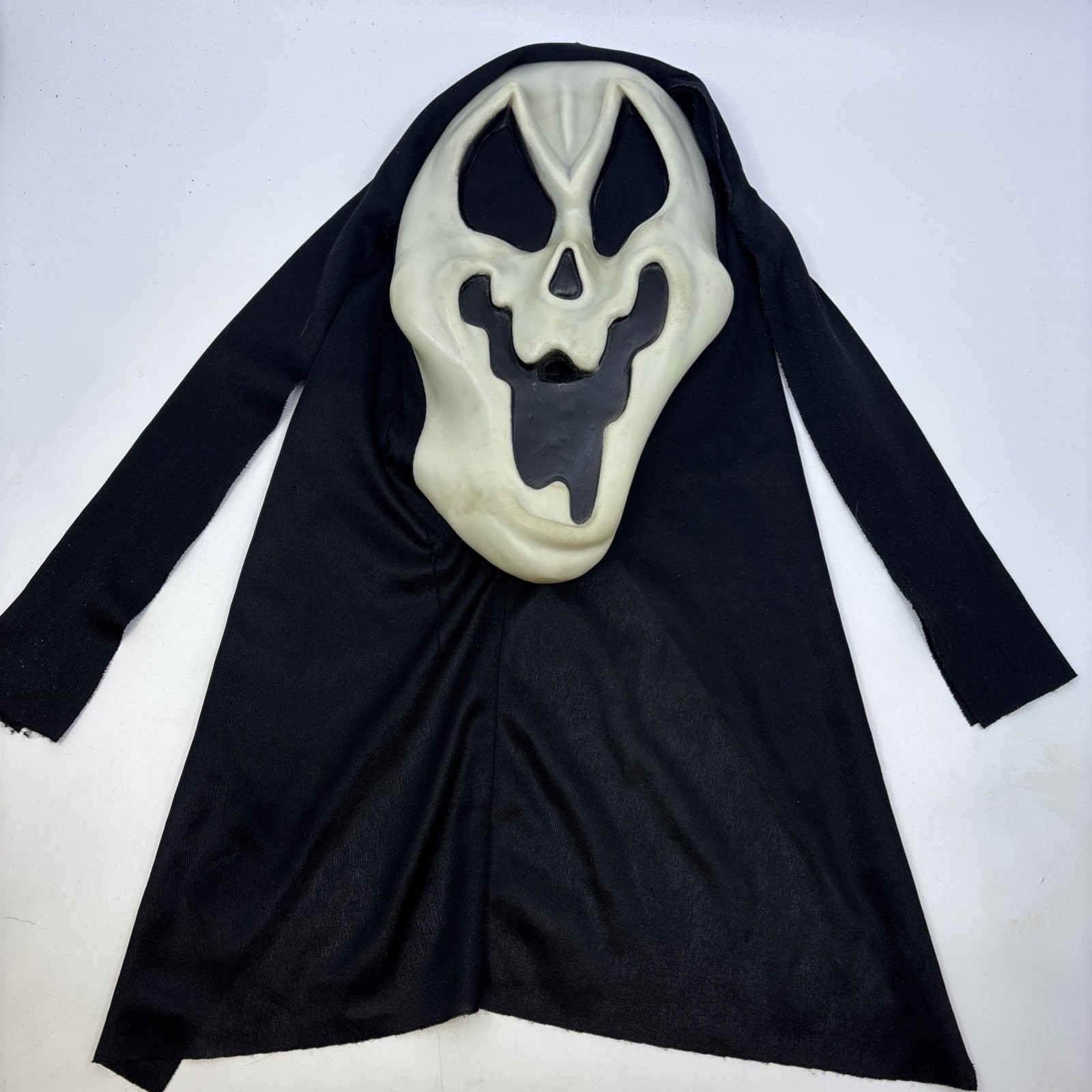 Vtg 90’s Ghostface Scream Mask Easter Unlimited Fun World Rare Squiggly Smile