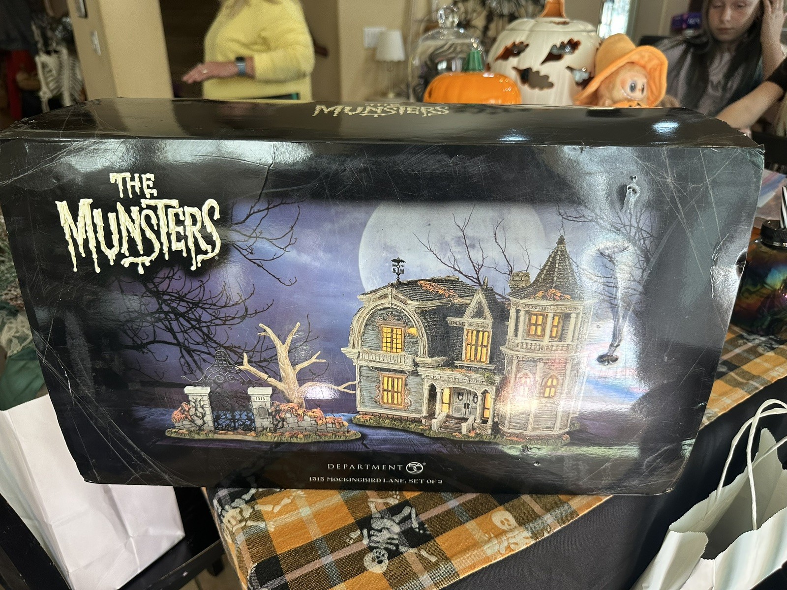 Dept. 56 The Munsters Village 1313 Mockingbird Lane  6005631 Retired