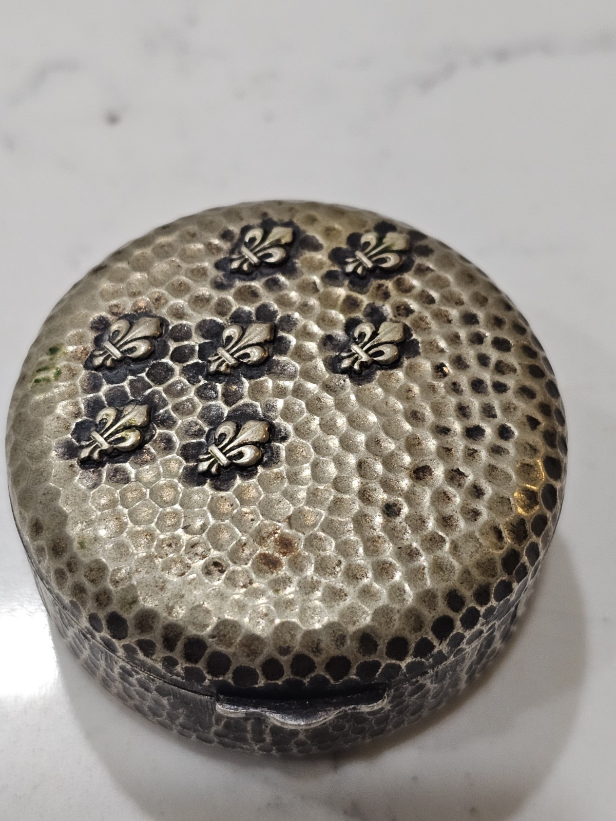 Antique Vintage Silver Tone  Raised Fleur De Lis Pill Box Snuff Box