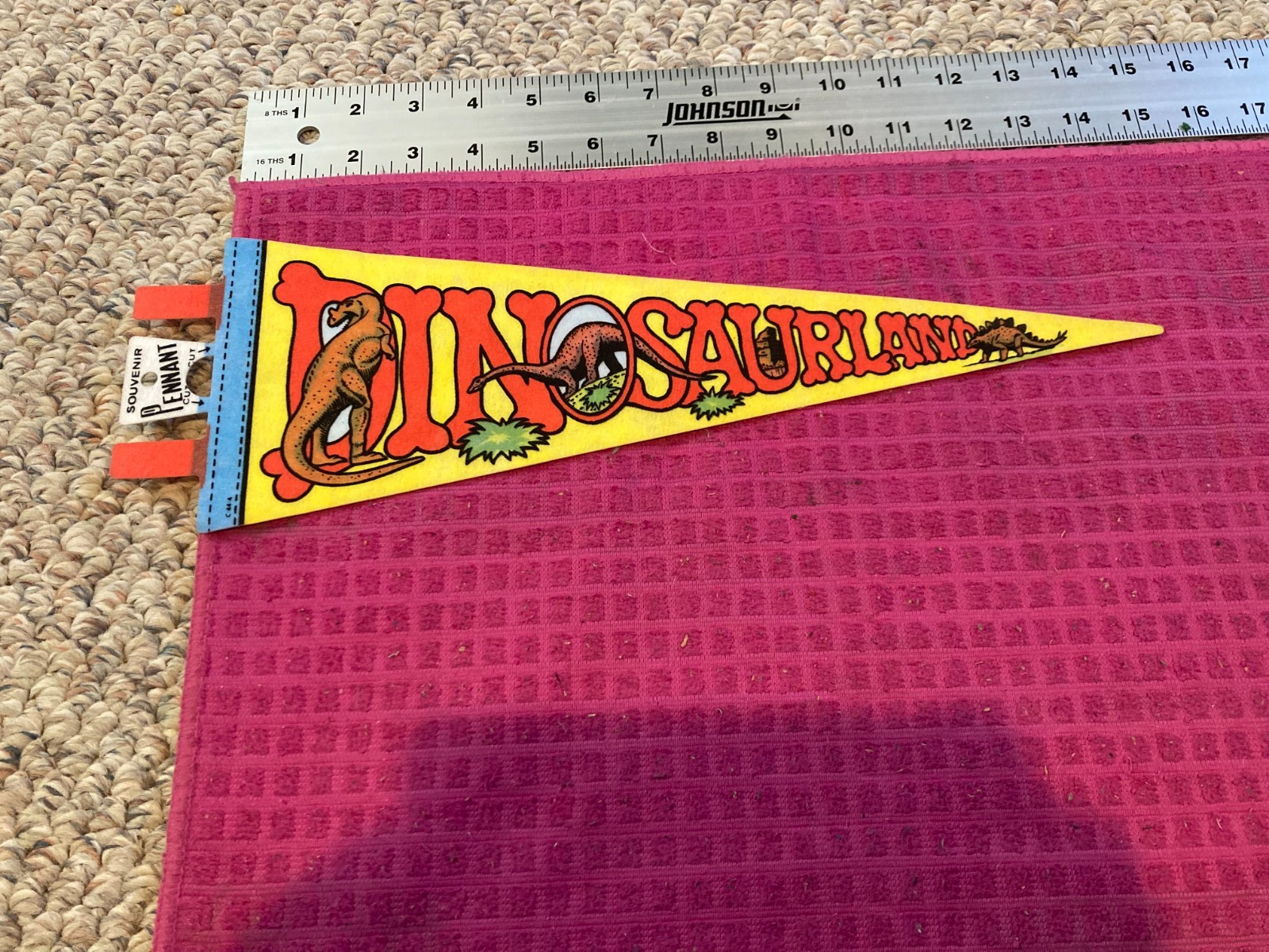 Vintage DINOSAURLAND Souvenir Pennant DINOSAUR NATIONAL MONUMENT Jensen UTAH UT