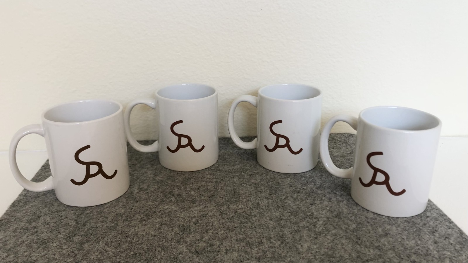 RARE Alisal Guest Ranch & Resort Coffee Mugs Set (4)
