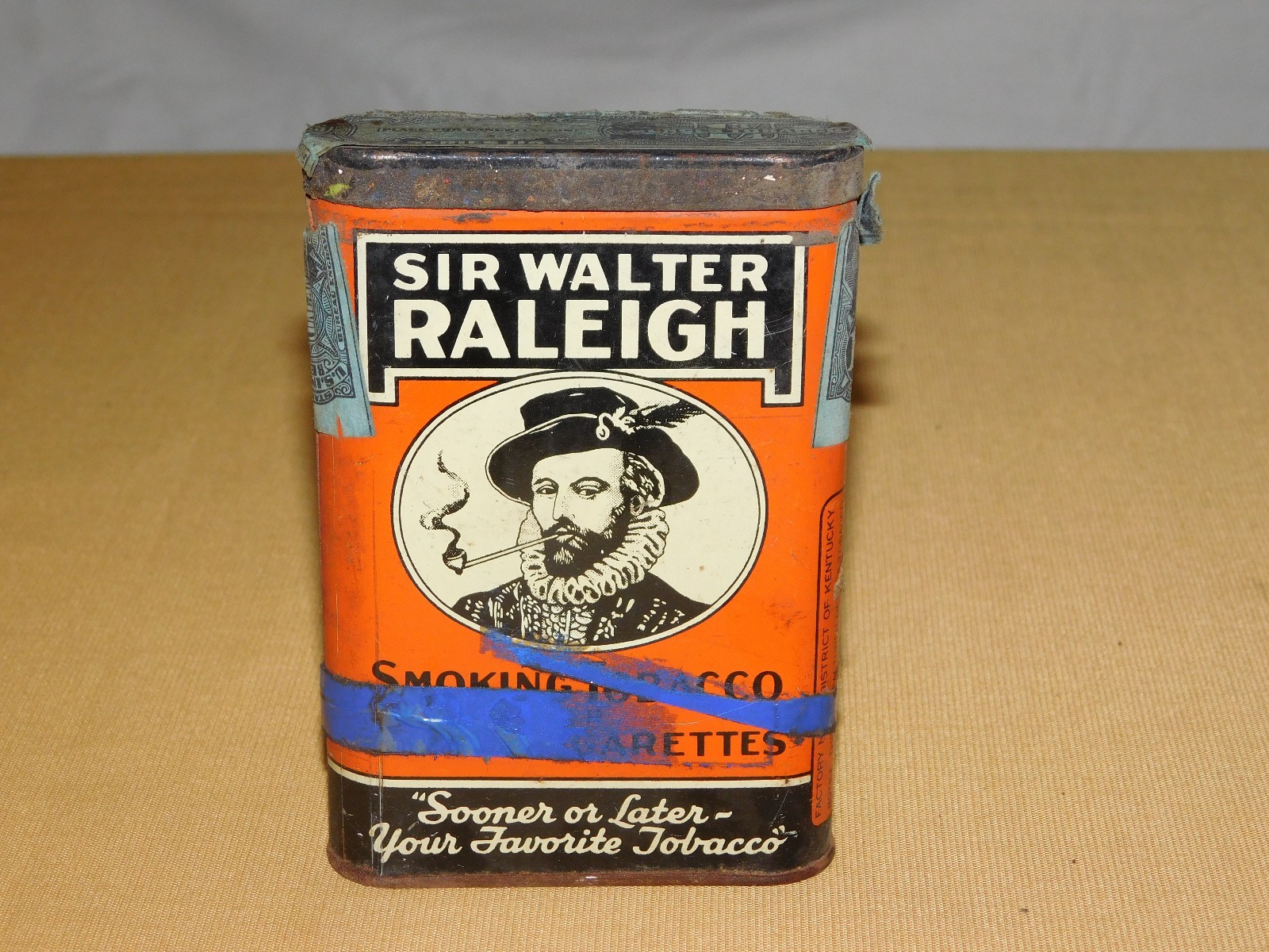 VINTAGE SIR WALTER RALEIGH PIPE & CIGARETTES SMOKING TOBACCO TIN *EMPTY***
