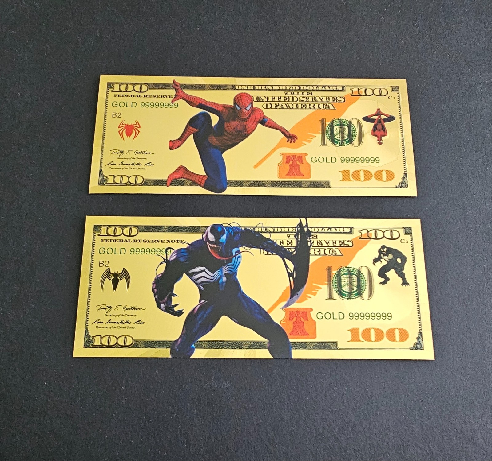 Marvel comics collectible Spider-Man and Venom mint