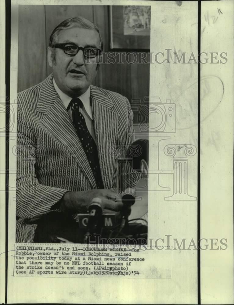 1974 Press Photo Miami Dolphins football team owner Joe Robbie - nos29363