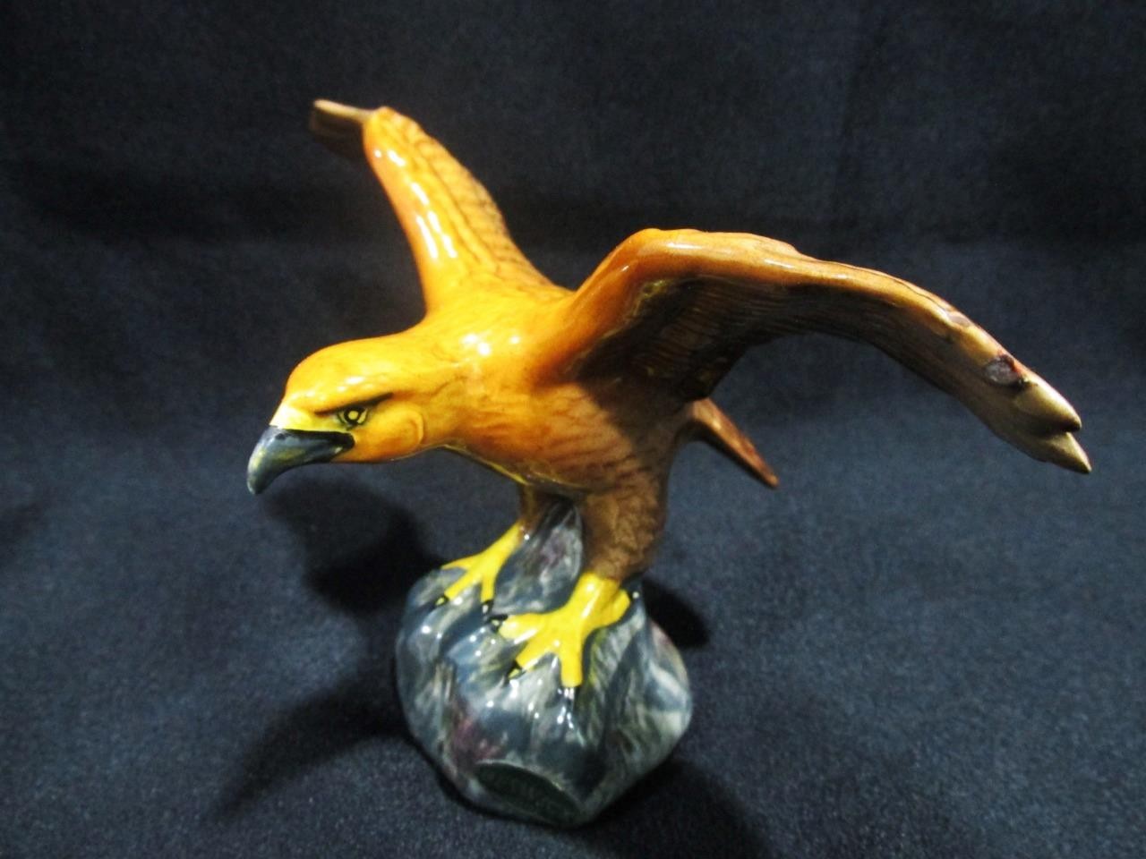VINTAGE BESWICK PORCELAIN OPEN WINGED EAGLE FIGURINE #2307 ORIGINAL STICKER
