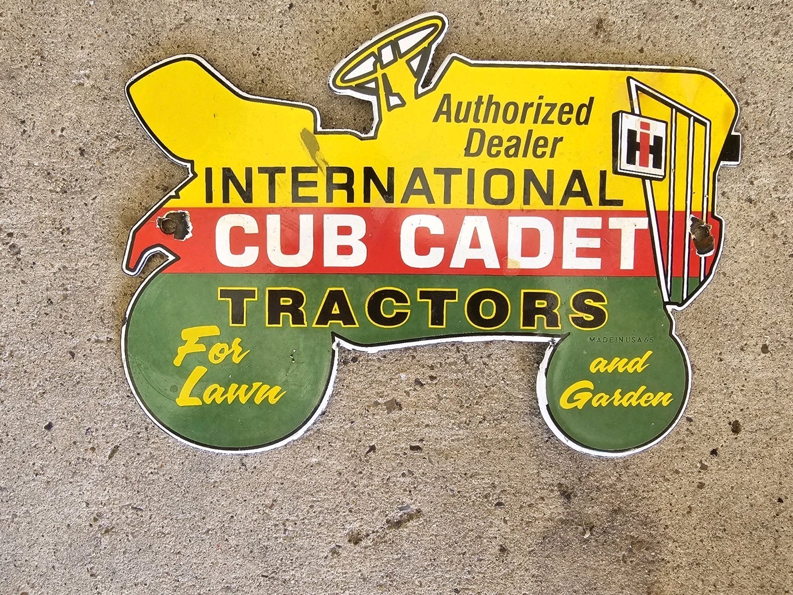 VINTAGE INTERNATIONAL CADET TRACTOR HEAVY DUTY FARM  PORCELAIN SIGN  10\