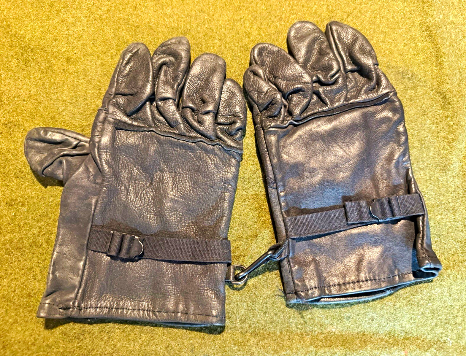USGI D3A 2007 Black Leather Gloves by Nationwide Glove Company. Good condition 