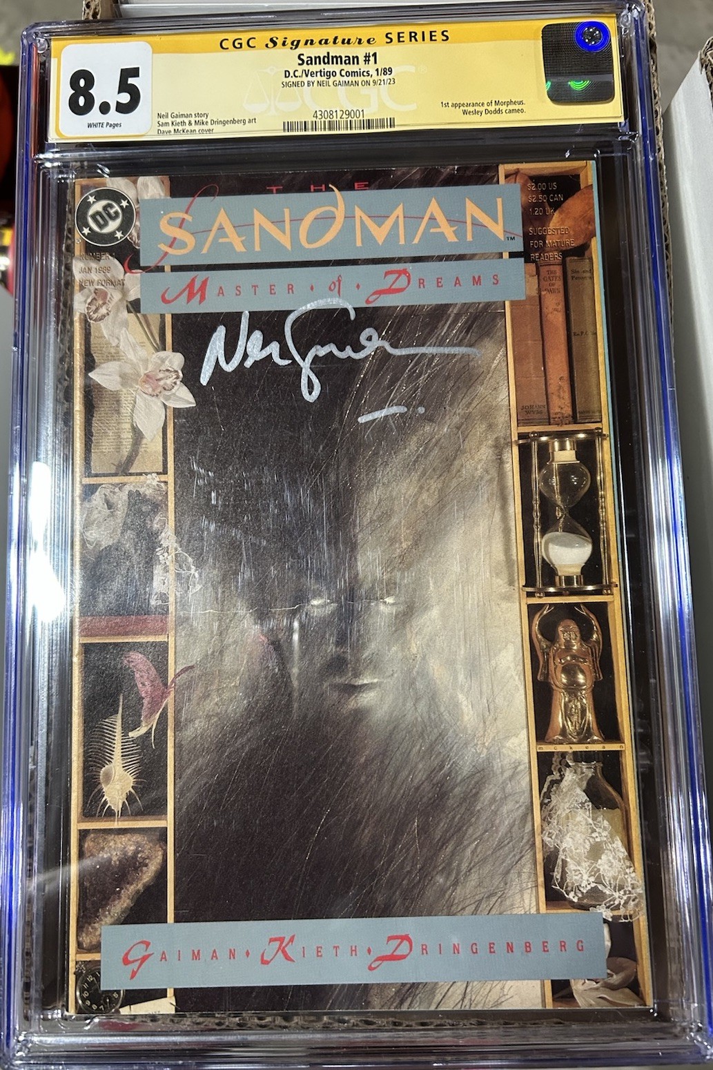 Sandman 1 1989 CGC Signature Series Neil Gasman Signed 8.5