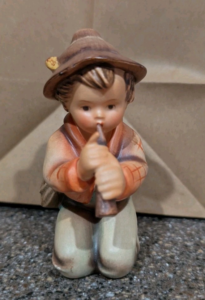 Vintage Goebel Hummel 1951  Little Tooter Shepherd Boy Figurine 214/H Pristine