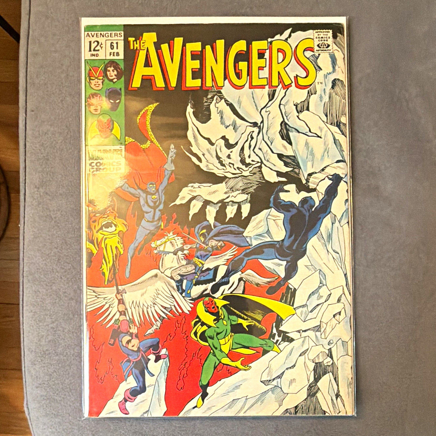 Marvel Comics The Avengers #61 Vision Hawkeye Black Panther (very clean)