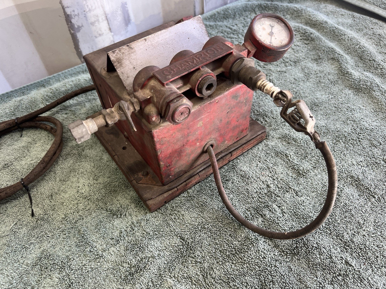 Rare 1930's Champion Spark Plug Cleaner Tester Vintage Untested Garage Rare 1930's Champion Spark Plug Cleaner Tester Vintage Untested Garage