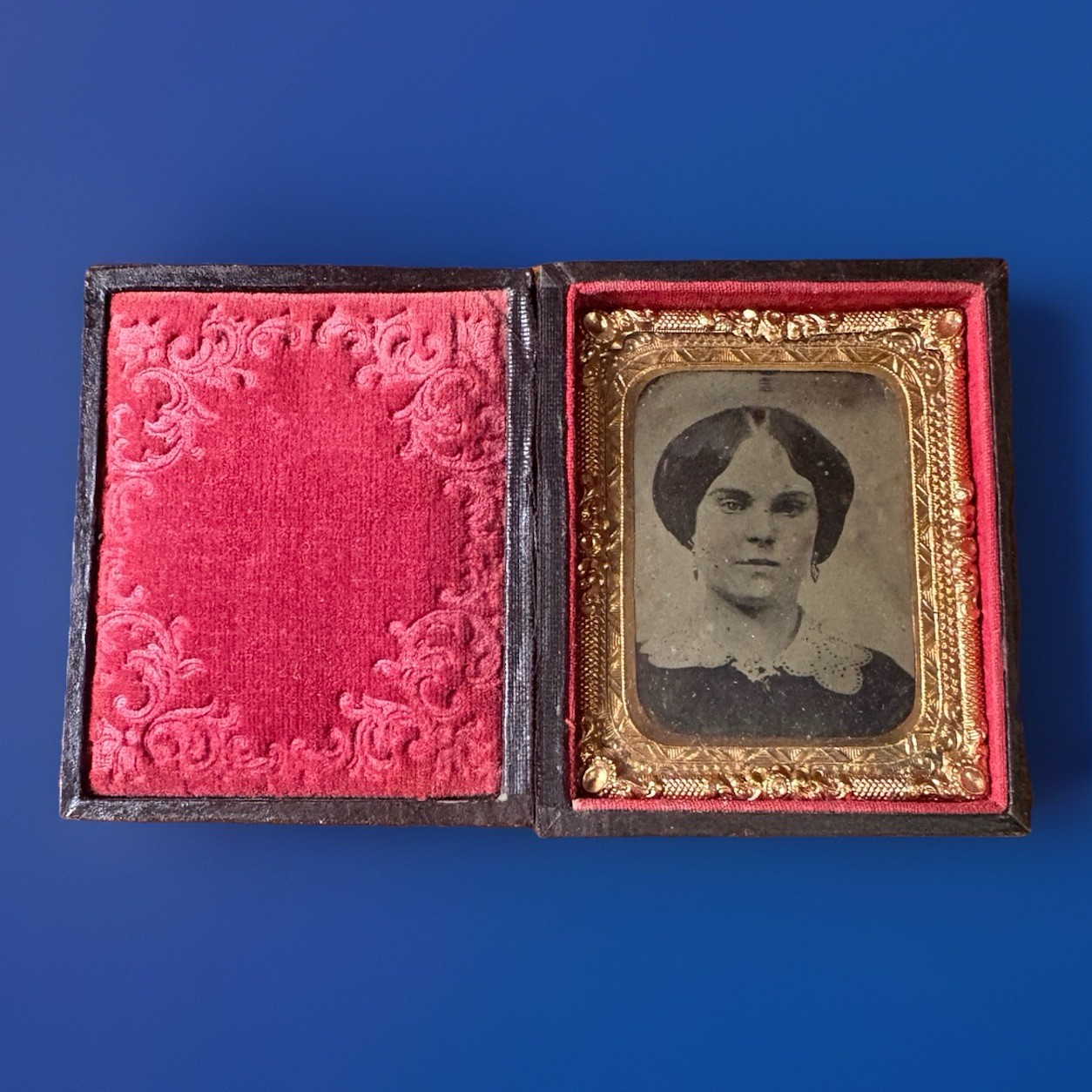 Antique 1/6 Ambrotype Portrait Victorian Woman Ornate Split Case Cased Photo (W)