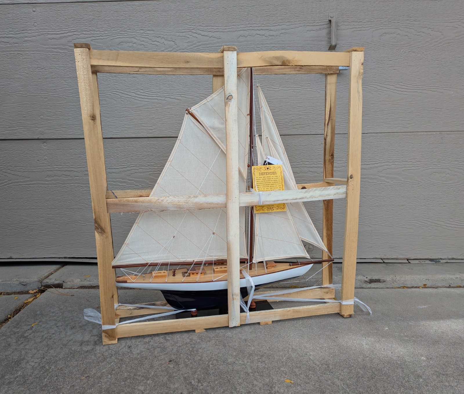 Drexel Heritage Defender Yacht Wood Sail Boat Ship Replica Model Sculpture