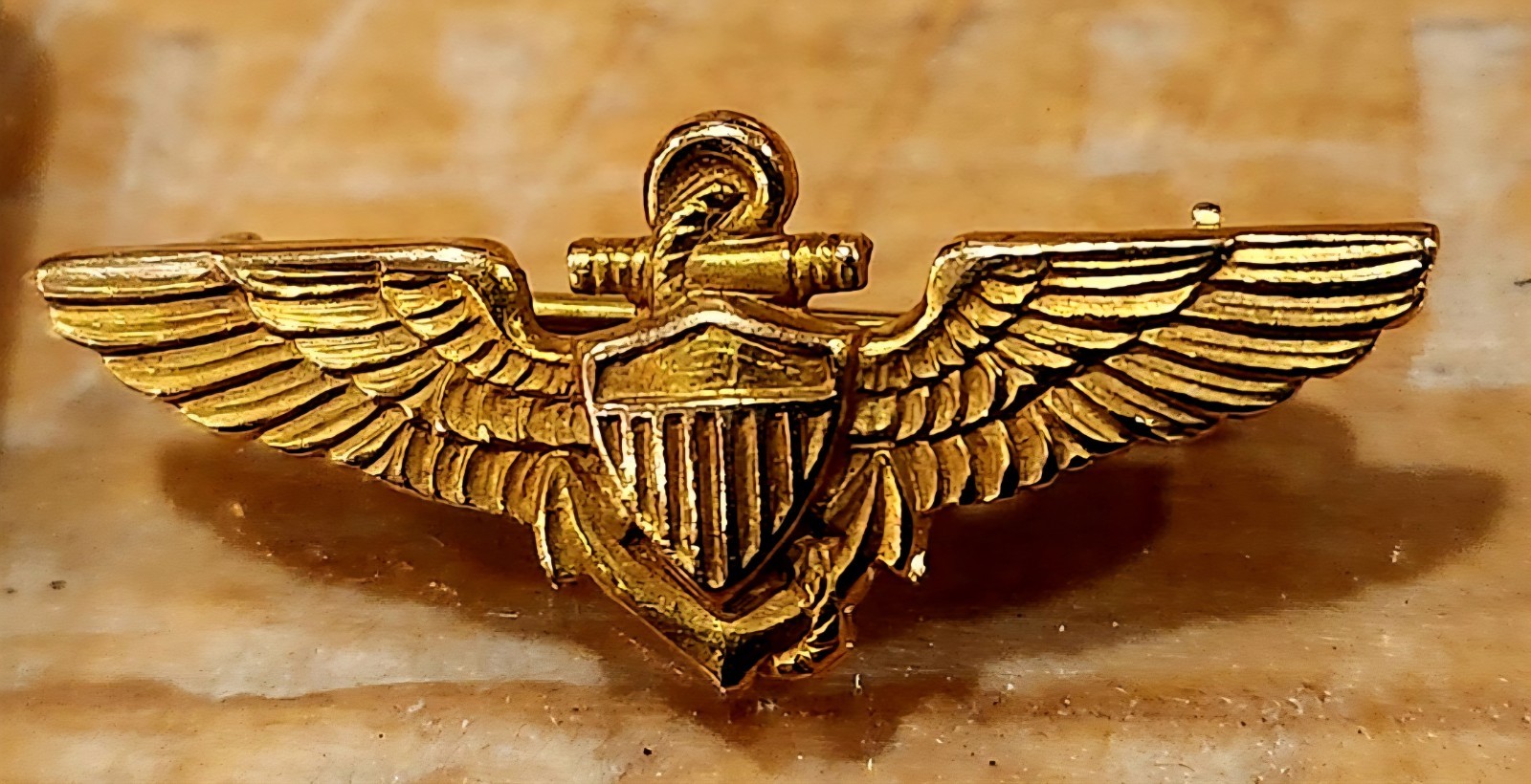 Vintage WWII US Navy Naval Aviator Pilot Wings Pin Solid 10K Gold Star Hallmark