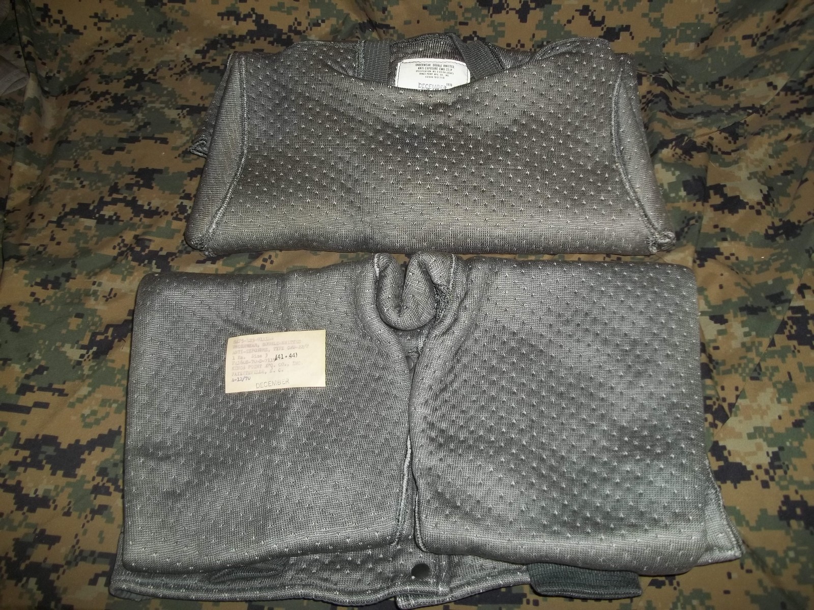 *vietnam dated 1970 anti exposure suit size 3 small CWU-22/P double knitted