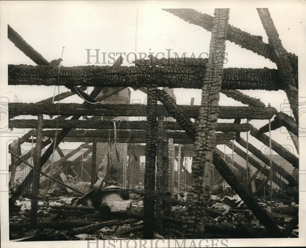 1931 Press Photo A burned down building after big fire