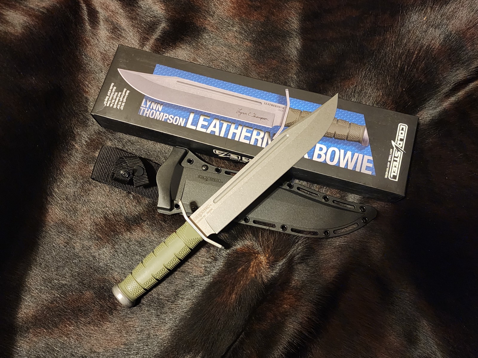 Lynn Thompson  Cold Steel Leatherneck Bowie Knife  10.5