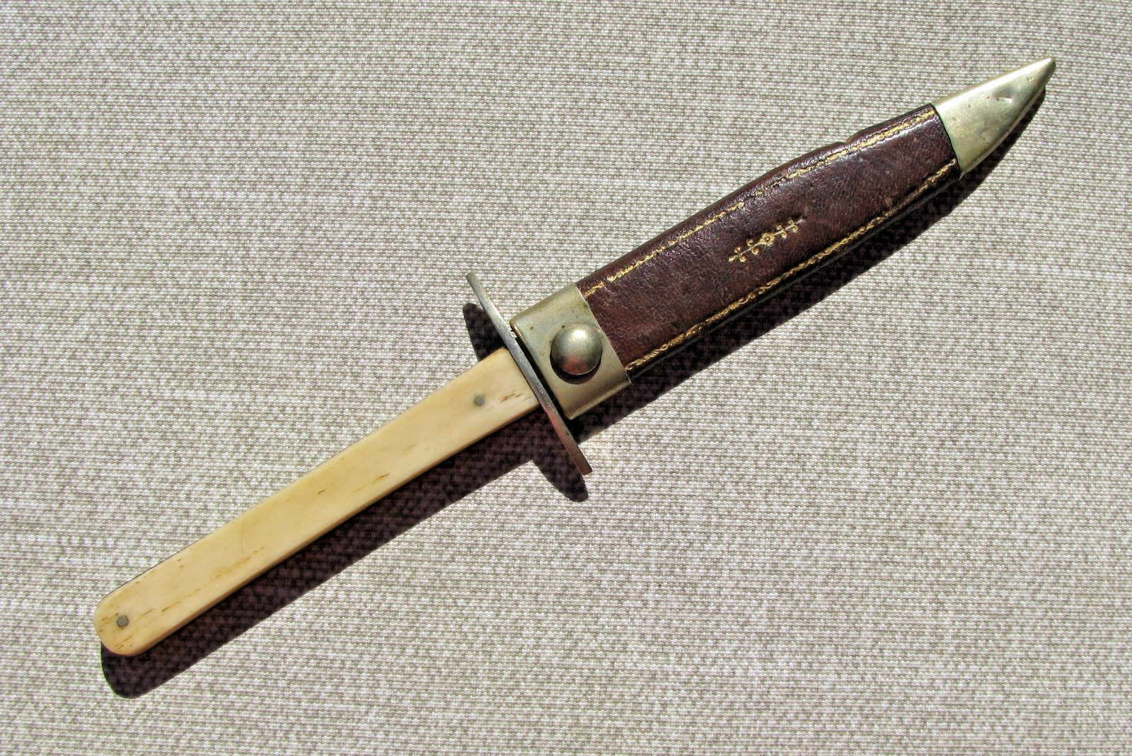 ANTIQUE FINE CAST STEEL ETCHED DIRK / HUNTING KNIFE ORIGINAL SHEATH c1860s-1880s
