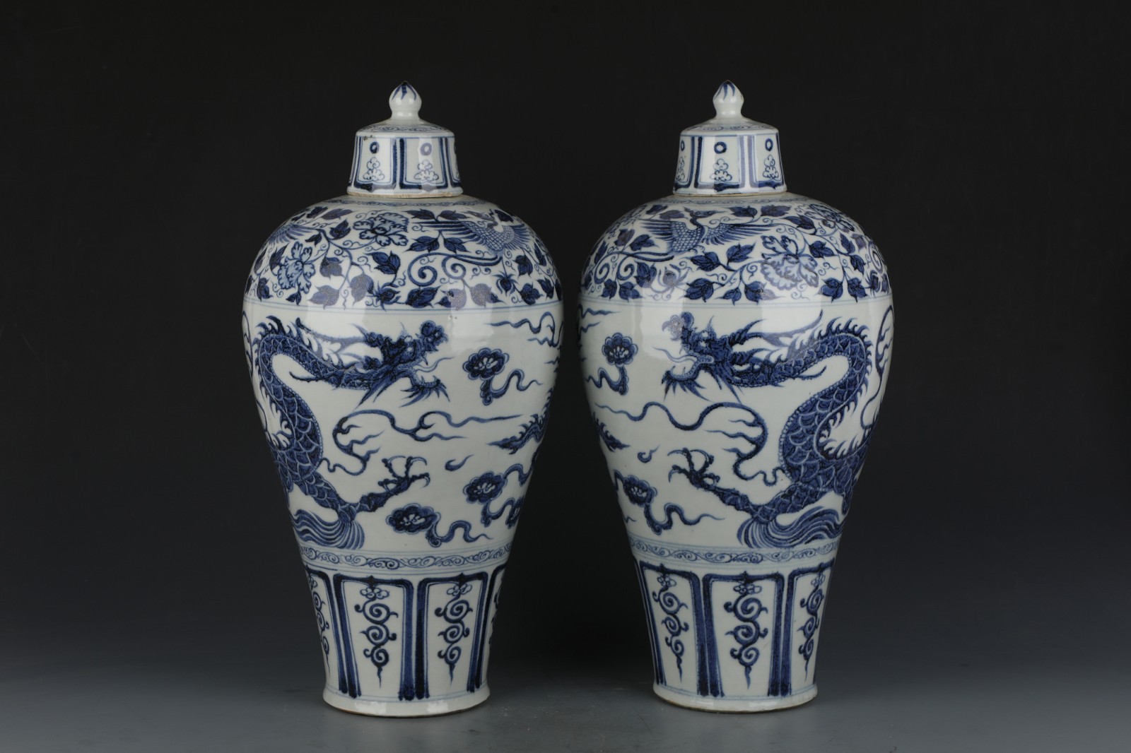A Pair of Blue & White Porcelain Jars with lid