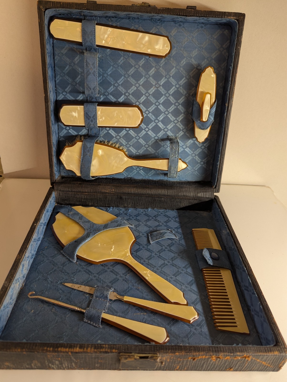 Vtg Art Deco Ladies Travel Vanity & Grooming Set in a case 1920-1930's930's
