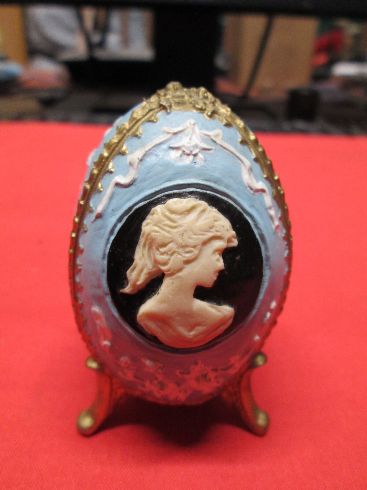 EARLY VINTAGE VICTORIAN 3\