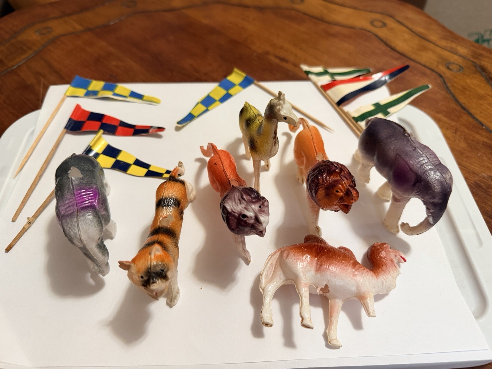 🎪Vintage 1960s Celluloid Circus Animal Straw/Cake Toppers and  Flag Lot 🎪