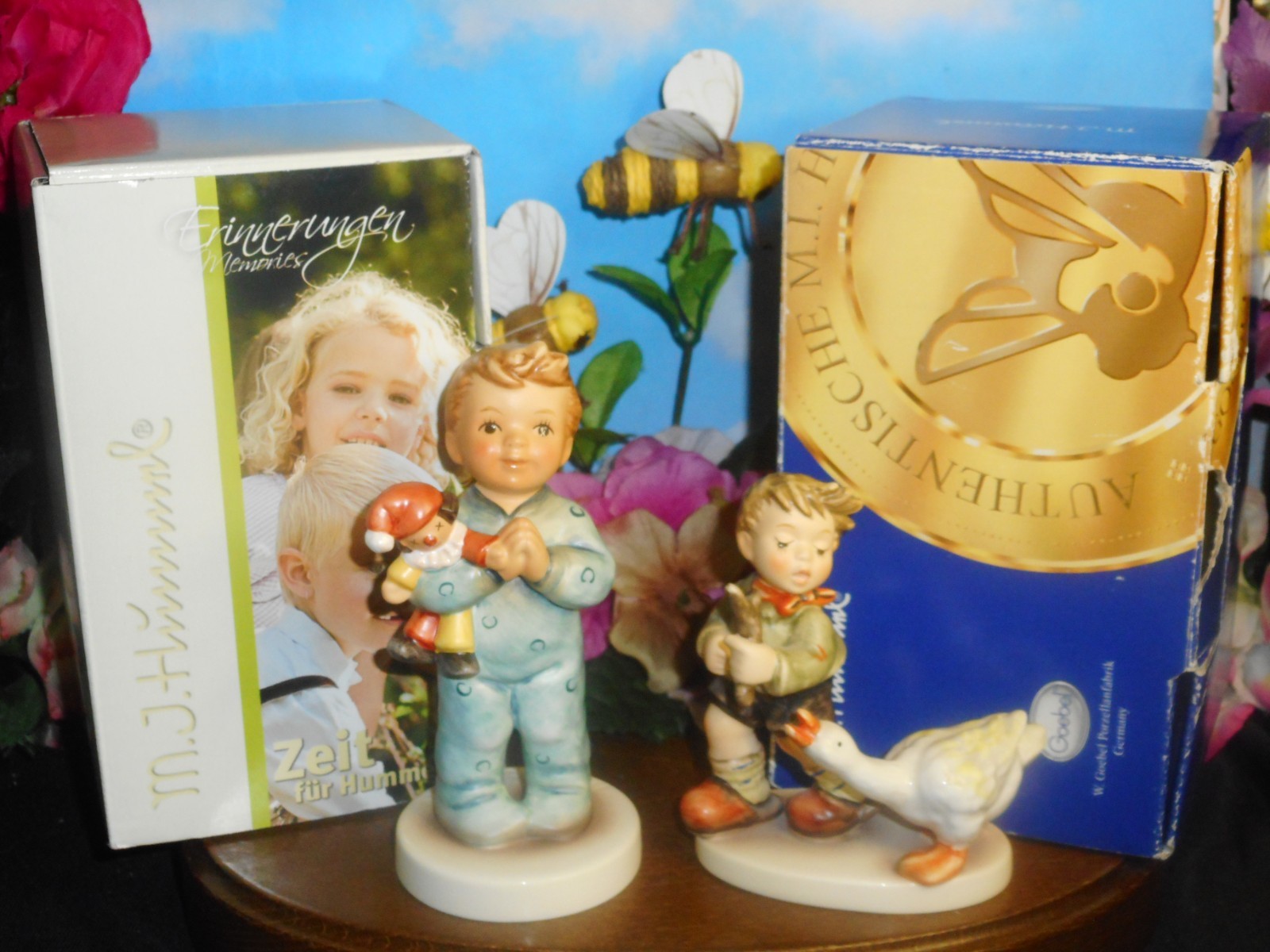 2 HUMMEL FIGURES 2228 CAN\'T CATCH ME w/GOOSE & 2318/B A PRAYER FOR EVERYONE MIB
