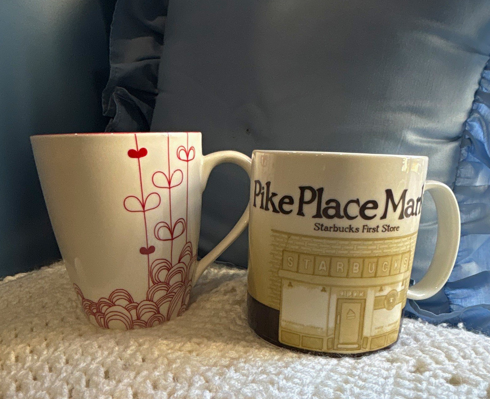 2- Starbucks Collector Series Pike Place Market & Hearts Mugs Set 16 oz (2)
