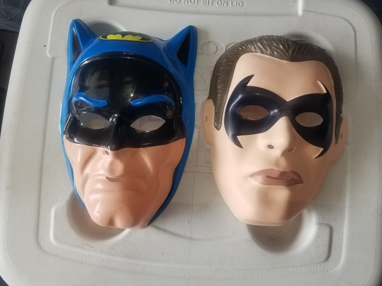 Batman & Robin Halloween Plastic Mask Ben Cooper Style NOS- NWT's 🎃🦇